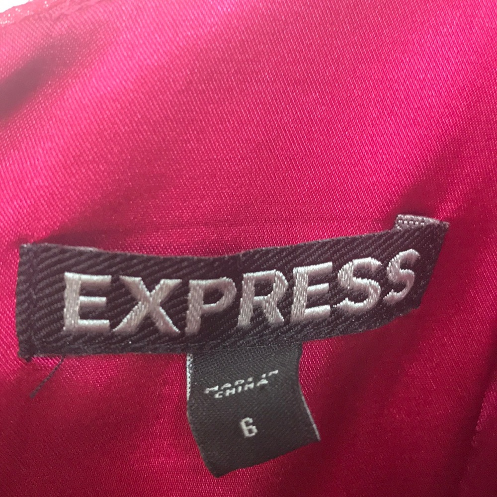 Express dress - Picture 3 of 3